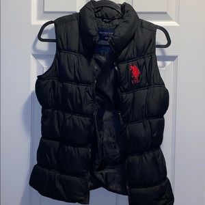 Black Us. Polo ass. Puffer vest